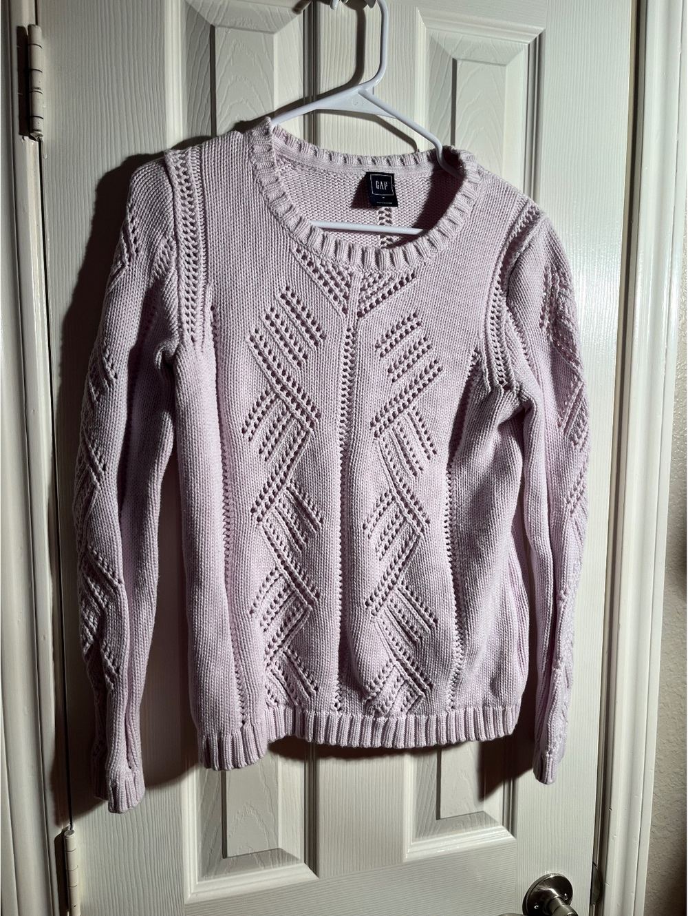 Gap women’s knit sweater sized medium pink/lilac